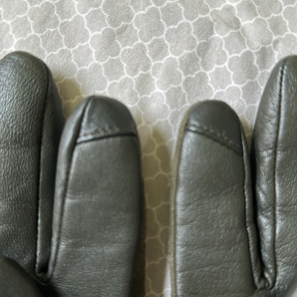 Women's EZ Touch Screen Quilted Suede Gloves - Picture 3 of 7